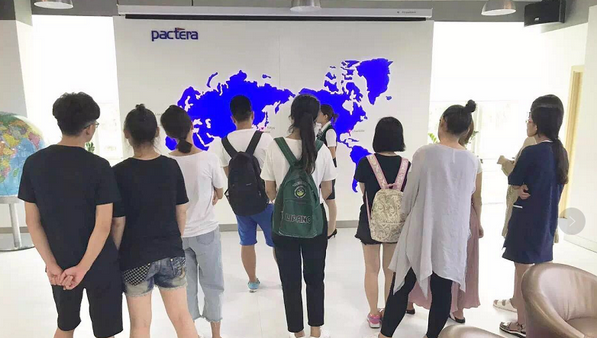 翡翠教育集团多维度自定义“产教结合”新标杆  
