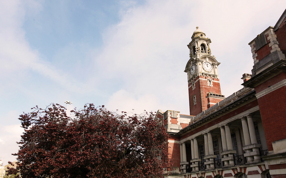 怎么能找到英国所有大学都承认的预科  