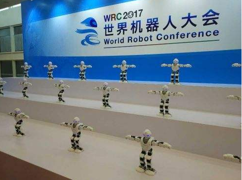 翡翠教育集团立足人工智能领航IT职业教育发展新思路  