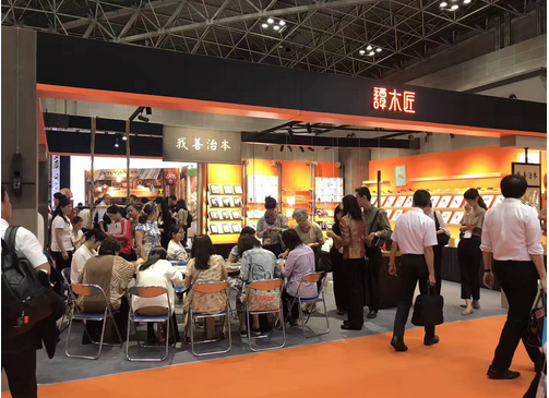 谭木匠亮相东京国际礼品展 “中国制造”别具匠心  