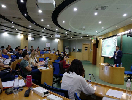 汤臣倍健“透明工厂”走进清华MBA课堂 成多个商学院研究案例 