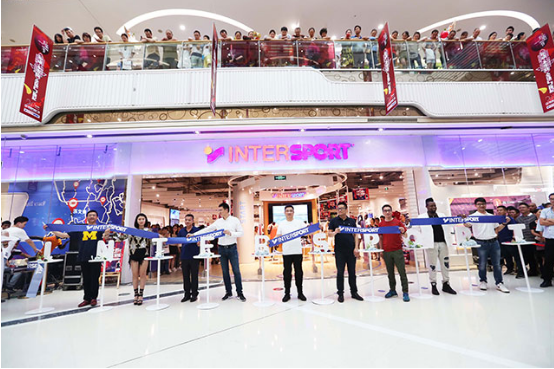 奥康国际首家INTERSPORT2.0特色多品类店落户温州!