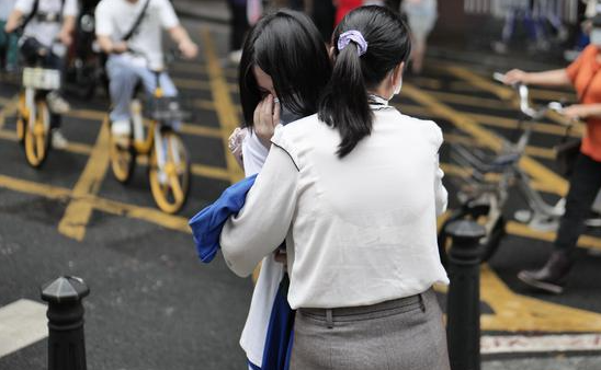 高考数学太难学生出考场就哭：3年来做的最难考卷